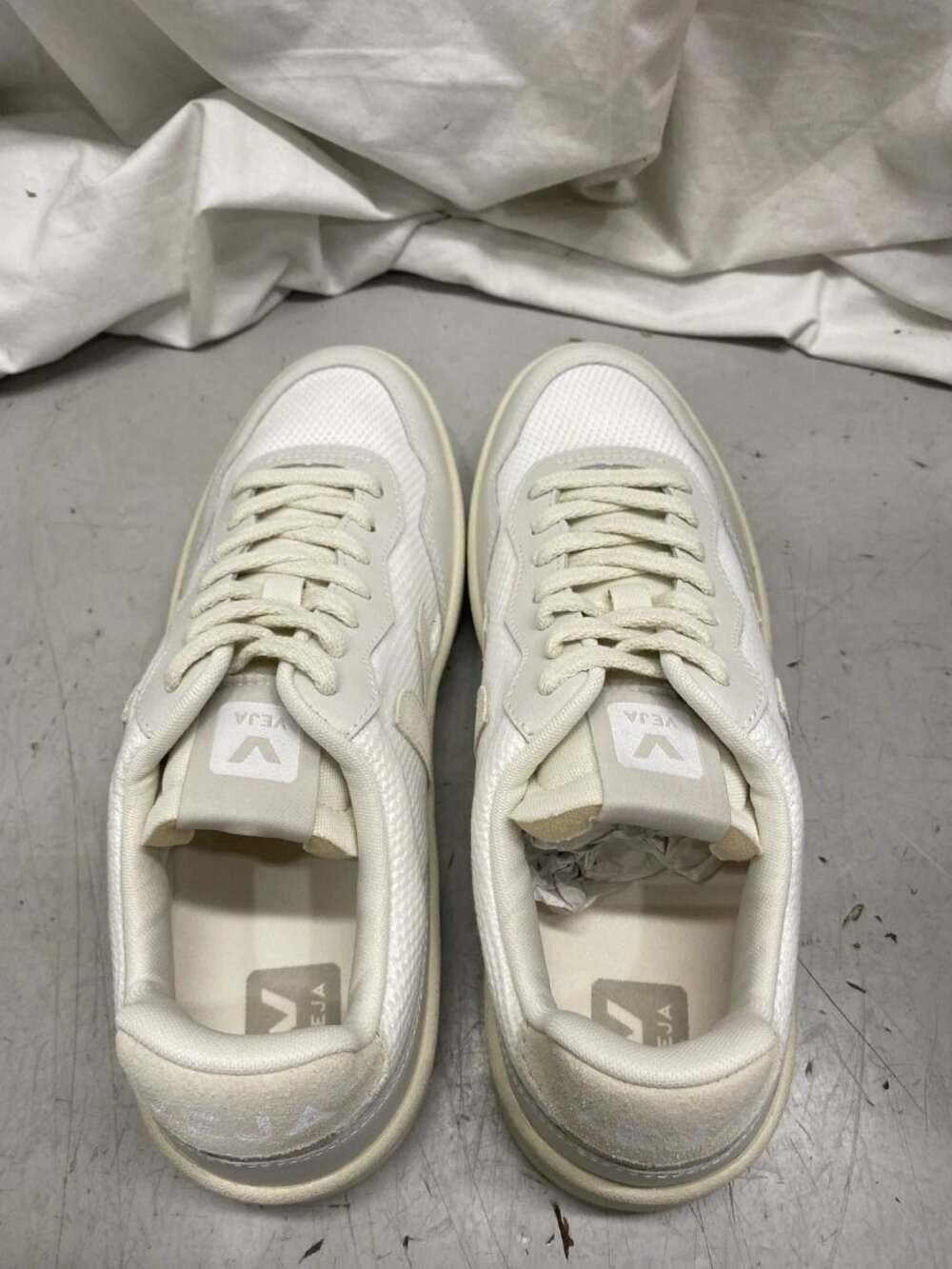 Veja V-90 B-Mesh Sneakers White - Picture 2 of 7